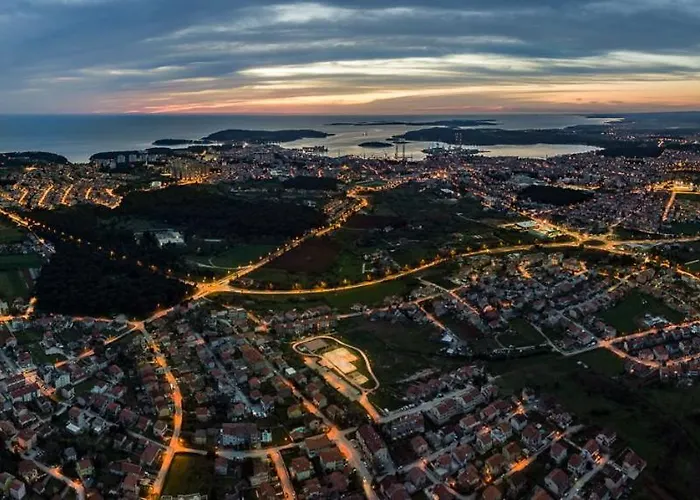 아파트 Jellyfish 풀라